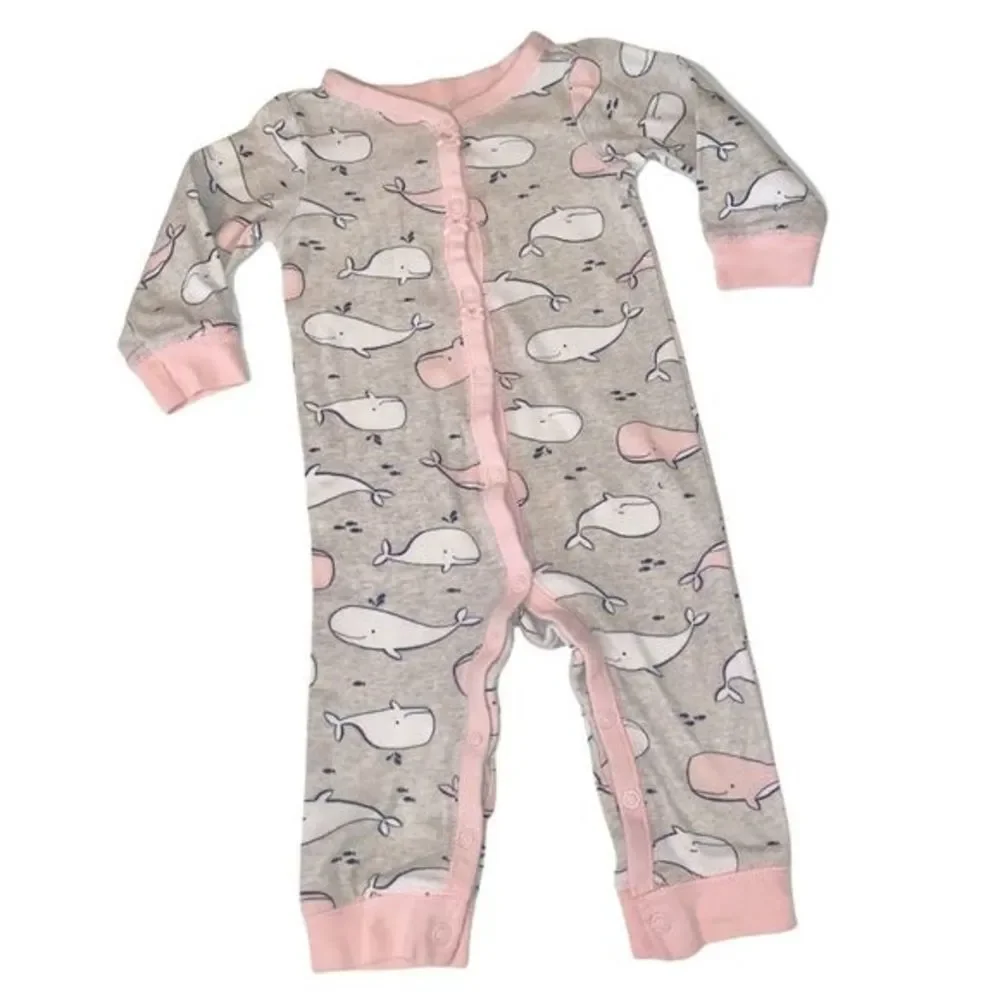 🎀3/$23🎀 carter’s sweet whale onesie